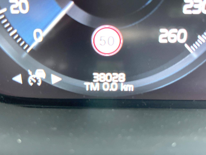 2020 Volvo XC60 5AA-UB420TXCM (UW-6a2b798ed0cea)[2]