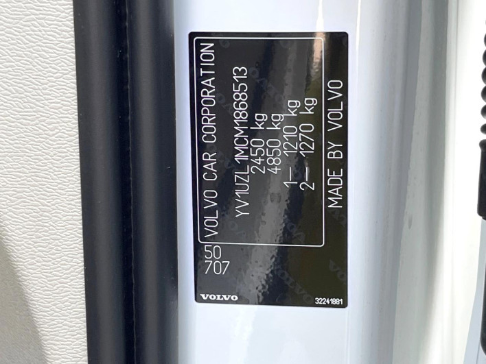 2021 Volvo XC60 5AA-UB420TXCM (UW-6a2b798f0a0d0)[1]