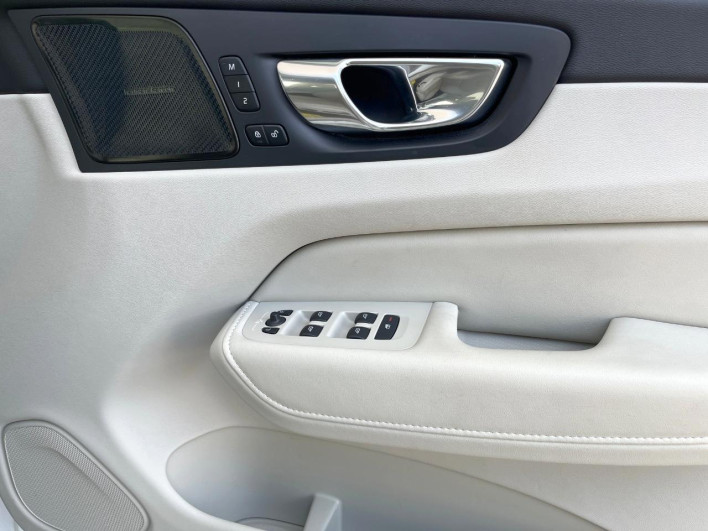 2021 Volvo XC60 5AA-UB420TXCM (UW-6a2b798f0a0d0)[13]