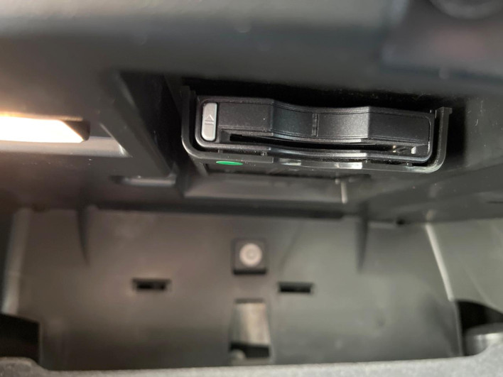 2021 Volvo XC60 5AA-UB420TXCM (UW-6a2b798f0a0d0)[21]