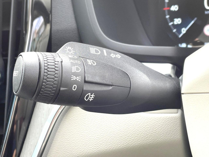 2021 Volvo V60 5AA-ZB420TM (UW-6a2b799167031)[18]