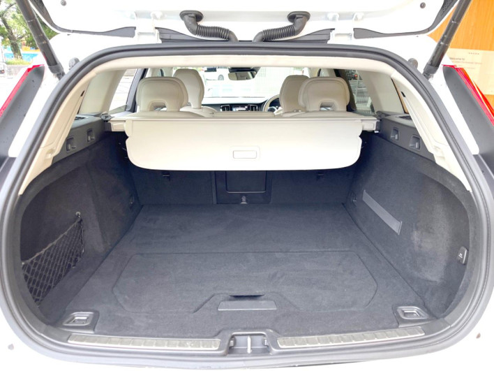 2021 Volvo V60 DBA-ZB420 (UW-6a2b7991b8920)[11]