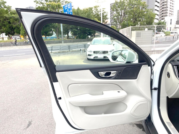 2021 Volvo V60 DBA-ZB420 (UW-6a2b7991b8920)[19]