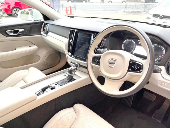 2021 Volvo V60 DBA-ZB420 (UW-6a2b7991b8920)[21]
