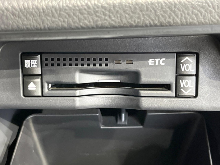 2011 Toyota Voxy DBA-ZRR75W (UW-6a2b799dd0716)[18]