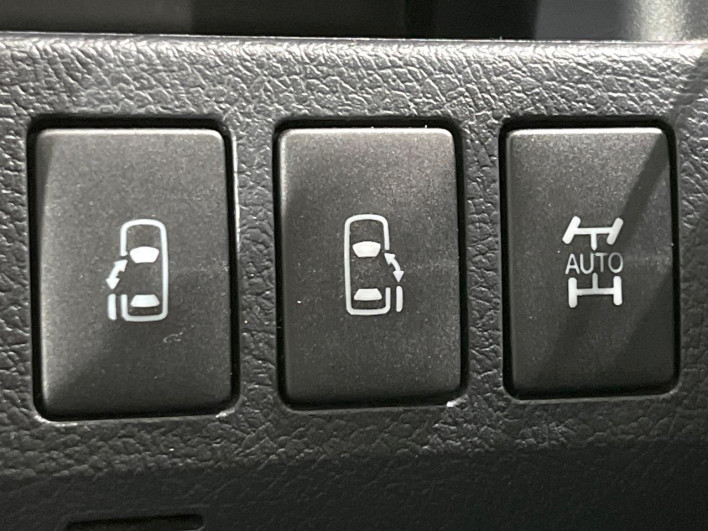 2011 Toyota Voxy DBA-ZRR75W (UW-6a2b799dd0716)[25]