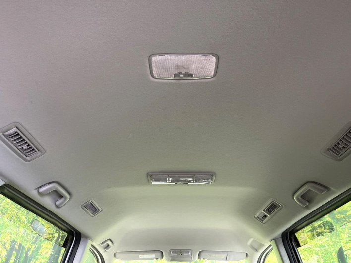 2011 Toyota Voxy DBA-ZRR75W (UW-6a2b799dd0716)[10]