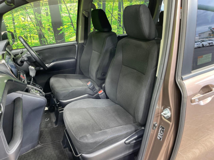2015 Toyota Noah DBA-ZRR80G (UW-6a2b79a07b2b7)[25]