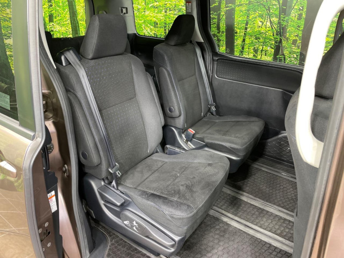 2015 Toyota Noah DBA-ZRR80G (UW-6a2b79a07b2b7)[22]