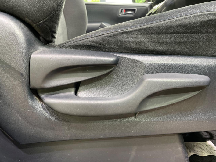2015 Toyota Noah DBA-ZRR80G (UW-6a2b79a07b2b7)[20]