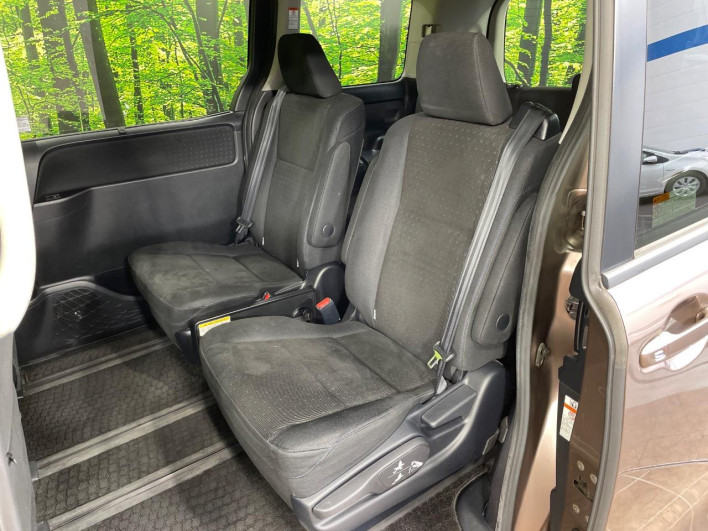 2015 Toyota Noah DBA-ZRR80G (UW-6a2b79a07b2b7)[26]