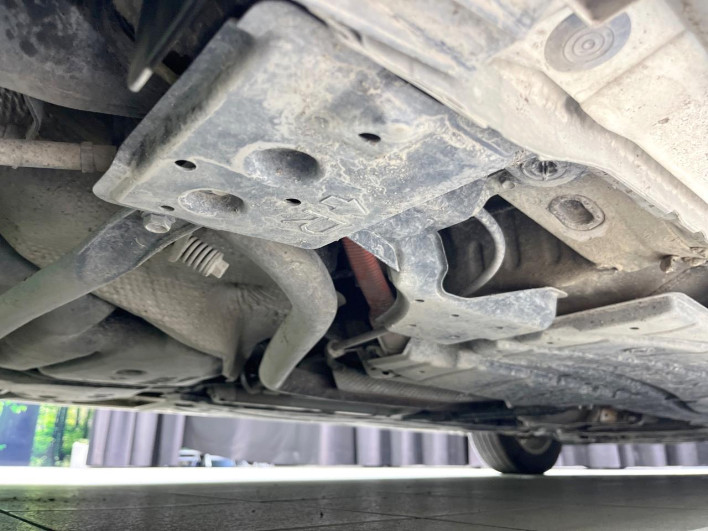 2014 Toyota Prius PHV DLA-ZVW35 (UW-6a2b79b321a29)[24]