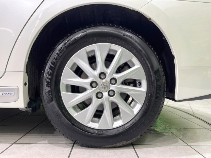 2014 Toyota Prius PHV DLA-ZVW35 (UW-6a2b79b321a29)[5]