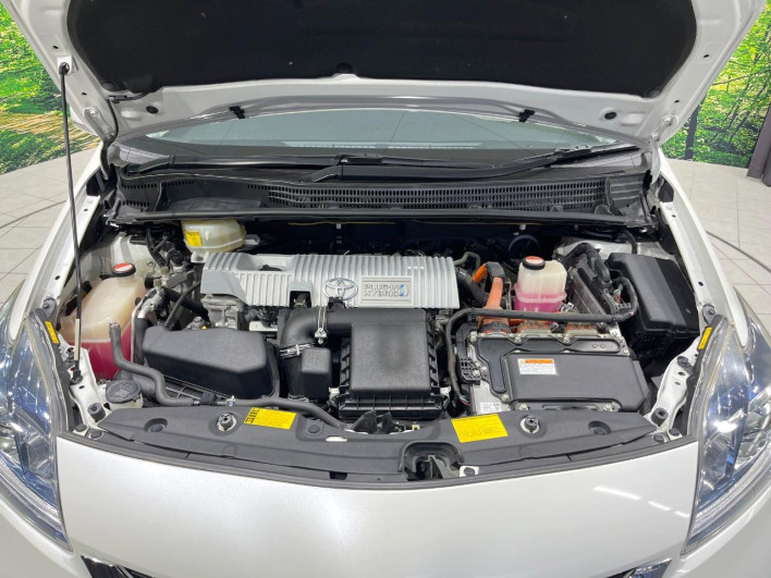 2014 Toyota Prius PHV DLA-ZVW35 (UW-6a2b79b321a29)[9]