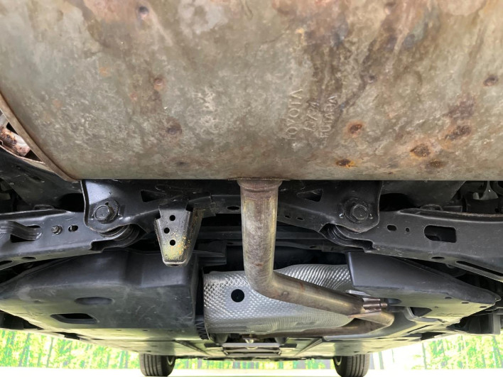 2017 Toyota Prius DAA-ZVW50 (UW-6a2b79b4f0568)[26]