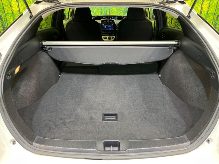 2017 Toyota Prius DAA-ZVW50 (UW-6a2b79b4f0568)[29]