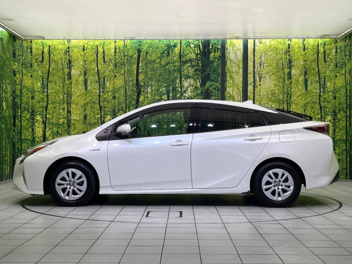 2017 Toyota Prius DAA-ZVW50 (UW-6a2b79b4f0568)[6]