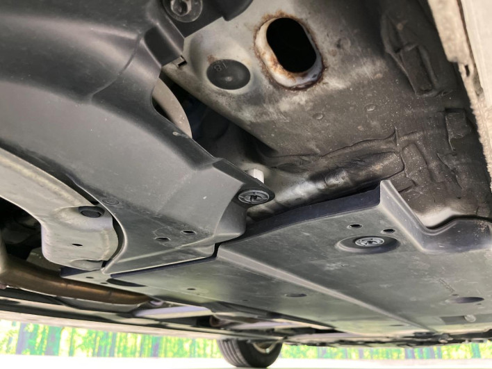 2017 Toyota Prius DAA-ZVW50 (UW-6a2b79b4f0568)[24]