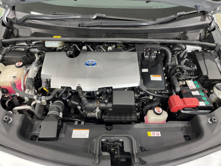 2017 Toyota Prius PHV DLA-ZVW52 (UW-6a2b79bf1363d)[4]