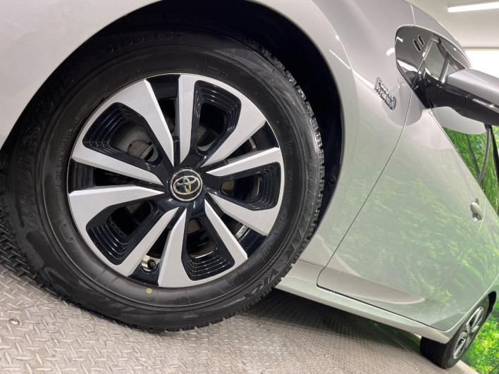 2017 Toyota Prius PHV DLA-ZVW52 (UW-6a2b79bf1363d)[5]