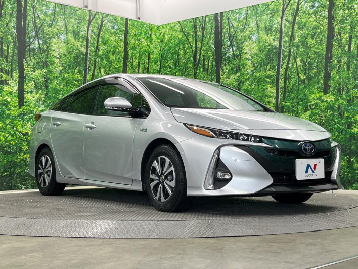 2017 Toyota Prius PHV DLA-ZVW52 (UW-6a2b79bf1363d)[23]