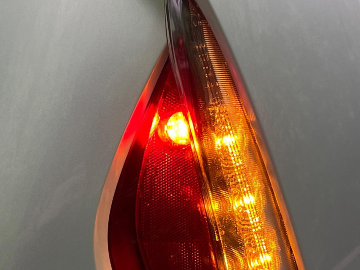 2017 Toyota Prius PHV DLA-ZVW52 (UW-6a2b79bf1363d)[16]