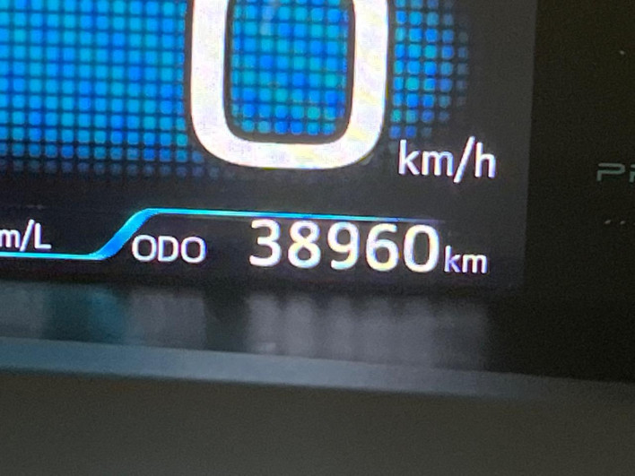 2017 Toyota Prius PHV DLA-ZVW52 (UW-6a2b79bf1363d)[2]