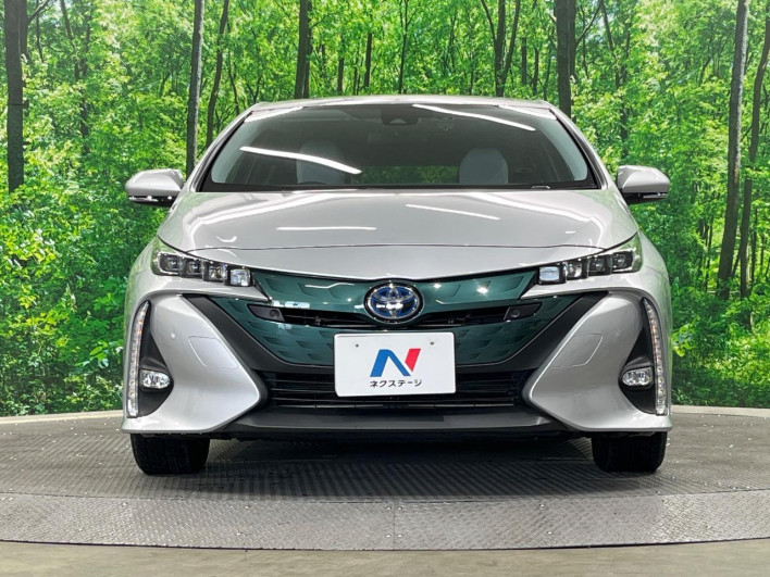 2017 Toyota Prius PHV DLA-ZVW52 (UW-6a2b79bf1363d)[22]