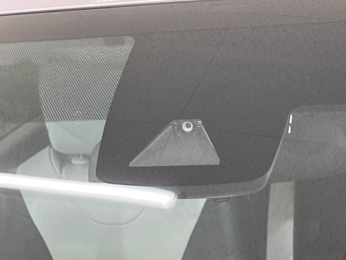 2017 Toyota Prius PHV DLA-ZVW52 (UW-6a2b79bf1363d)[19]