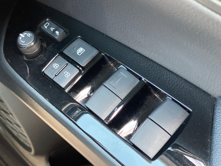 2021 Toyota Prius 6AA-ZVW55 (UW-6a2b79c099477)[18]