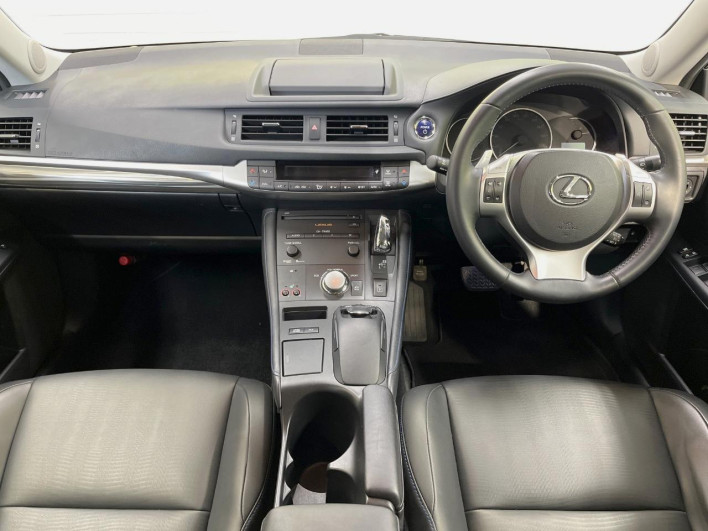 2013 Lexus CT DAA-ZWA10 (UW-6a2b79c2a81f4)[26]