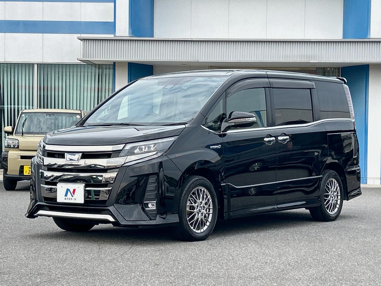 2017 Toyota Noah DAA-ZWR80W