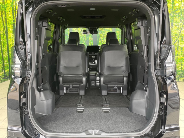 2023 Toyota Voxy 6AA-ZWR90W (UW-6a2b79cf5f325)[29]