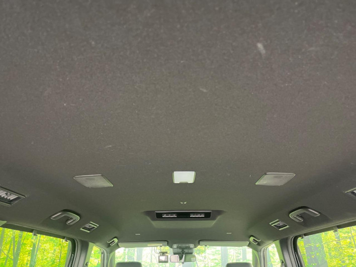 2023 Toyota Voxy 6AA-ZWR90W (UW-6a2b79cf5f325)[28]