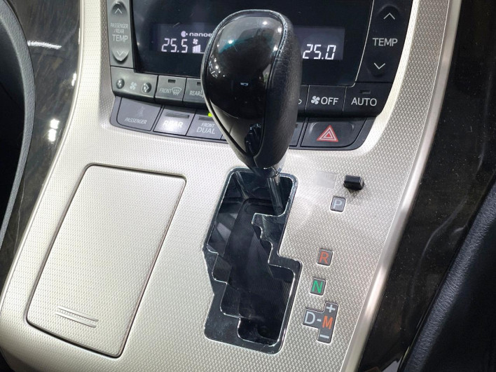 2013 Toyota Alphard DBA-ANH20W (UW-6a2cc94ddff0c)[13]