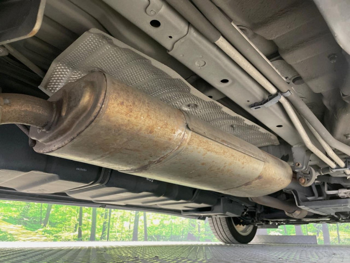 2013 Toyota Vellfire DBA-ANH20W (UW-6a2cc94e28c59)[23]