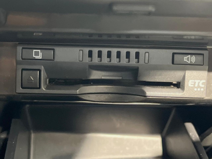 2018 Toyota Camry DAA-AXVH70 (UW-6a2cc9633f0e4)[29]