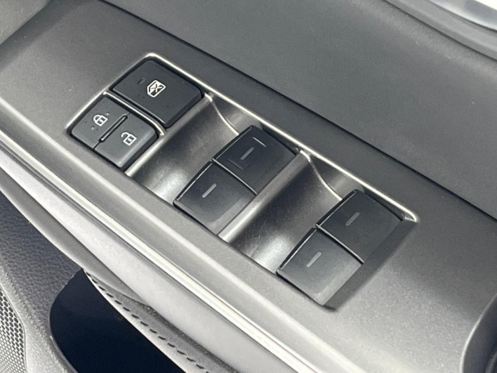 2021 Toyota Crown Hybrid 6AA-AZSH21 (UW-6a2cc96b1fb03)[16]