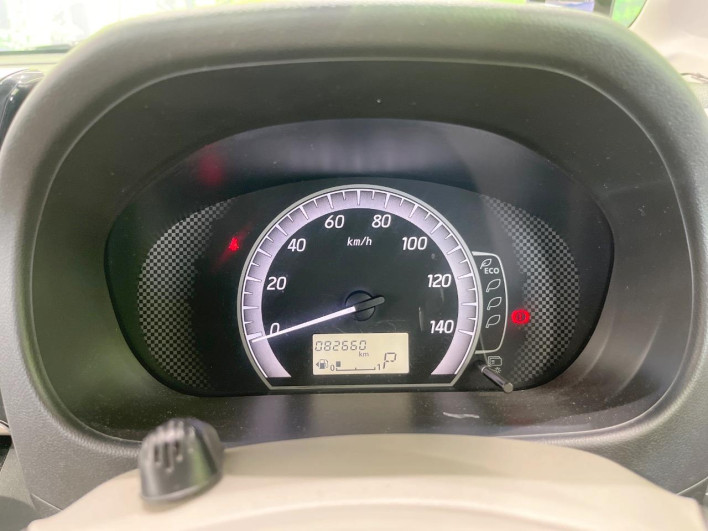 2014 Mitsubishi eK Space DBA-B11A (UW-6a2cc96f10b13)[28]