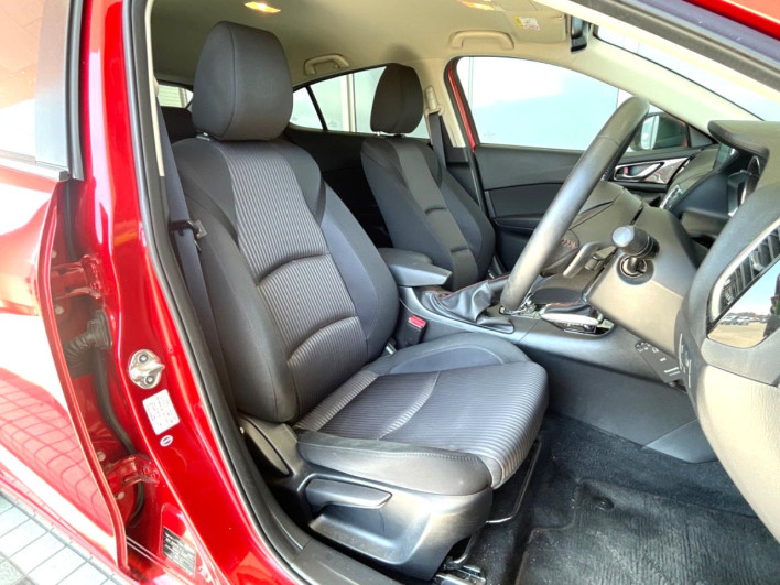2016 Mazda Axela Sports DBA-BM5FS (UW-6a2cc98a81a00)[13]