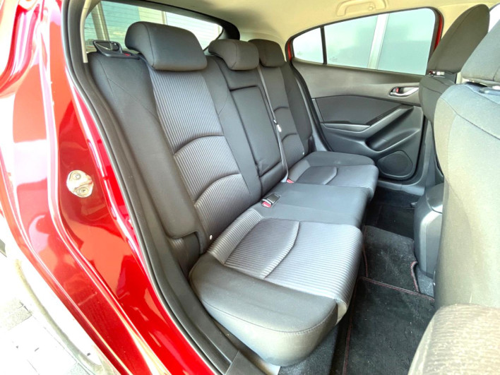 2016 Mazda Axela Sports DBA-BM5FS (UW-6a2cc98a81a00)[14]