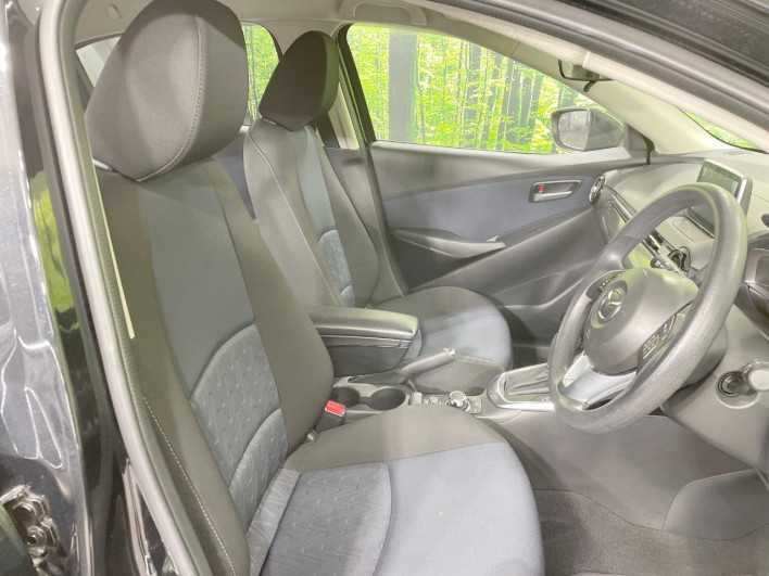 2015 Mazda Demio LDA-DJ5AS (UW-6a2cc9999f7be)[18]