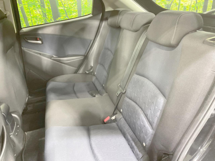 2015 Mazda Demio LDA-DJ5AS (UW-6a2cc9999f7be)[23]