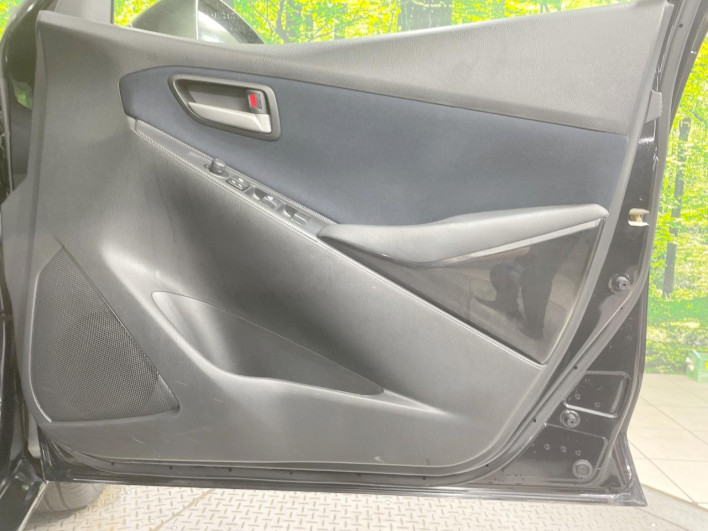2015 Mazda Demio LDA-DJ5AS (UW-6a2cc9999f7be)[15]