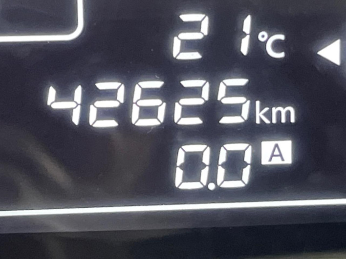 2013 Nissan Note DBA-E12 (UW-6a2cc9a03ff1c)[2]