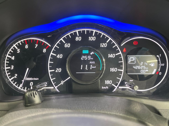 2013 Nissan Note DBA-E12 (UW-6a2cc9a03ff1c)[29]