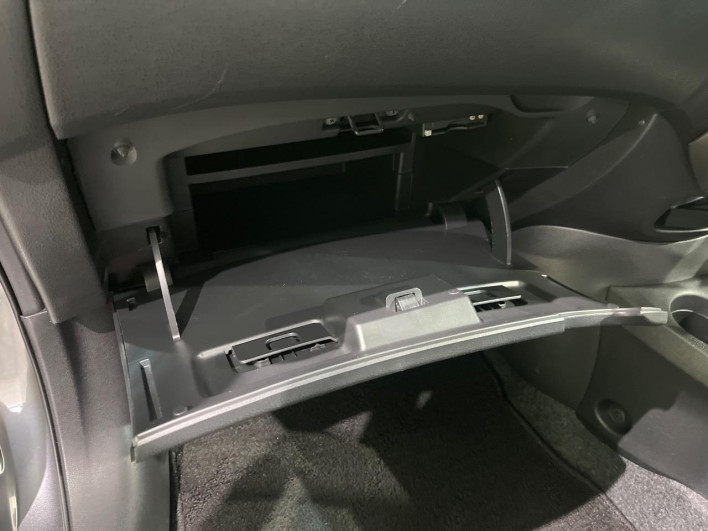 2013 Nissan Note DBA-E12 (UW-6a2cc9a03ff1c)[5]