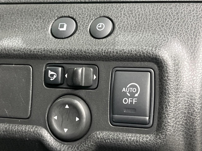 2013 Nissan Note DBA-E12 (UW-6a2cc9a03ff1c)[18]