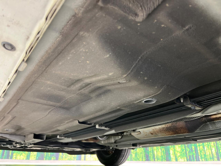 2013 Nissan Note DBA-E12 (UW-6a2cc9a0ae39f)[26]
