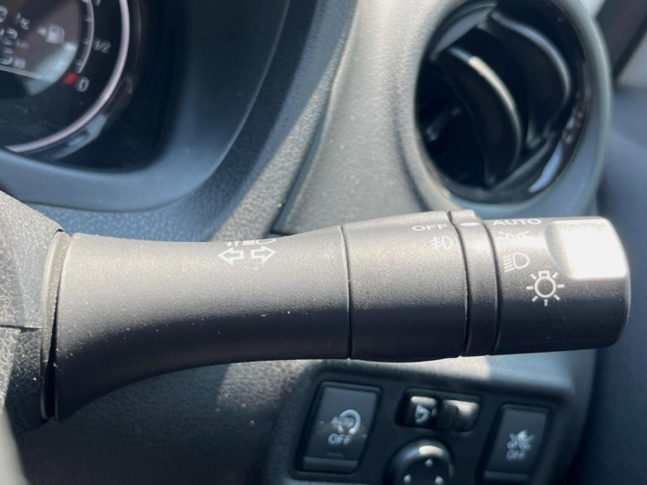 2017 Nissan Note DBA-E12 (UW-6a2cc9a314a60)[28]